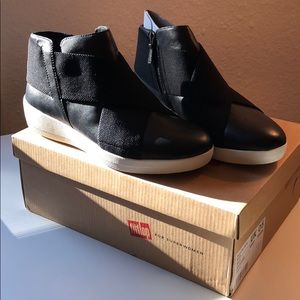 fitflop black ankle boots